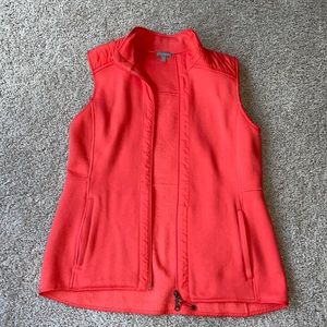 Talbots fleece lined best with quilted shoulders - size Mp